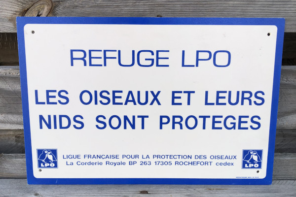 Panneau Refuge LPO (1990) © Nicolas Macaire / LPO